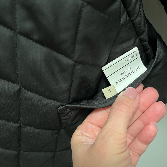 Burberry Quilted Thermoregulated Jacket in Black Colour - Picture 10 of 12